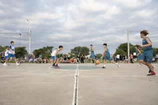 Torneo Jr. NBA en la plaza Alba Roballo