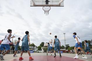 Torneo Jr. NBA en la plaza Alba Roballo