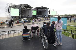 Fiesta inaugural por los 300 años de Montevideo en playa del Cerro