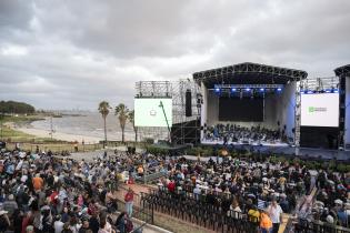 Fiesta inaugural por los 300 años de Montevideo en playa del Cerro