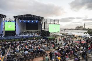 Fiesta inaugural por los 300 años de Montevideo en playa del Cerro Fiesta inaugural por los 300 años de Montevideo en playa del Cerro