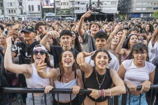 Festejos en el balcón de la IM por los 300 años de Montevideo Festejos en el balcón de la IM por los 300 años de Montevideo