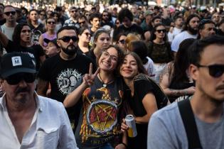 Festejos en el escenario de Av. Libertador por los 300 años de Montevideo