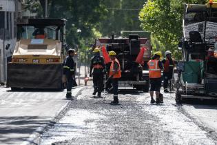 Trabajos en calle Isla de Flores por Desfile de Llamadas 2024