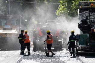 Trabajos en calle Isla de Flores por Desfile de Llamadas 2024