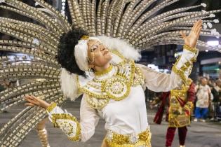  Imperio preto e branco en el Desfile de Escuelas de Samba