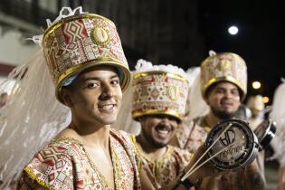  Imperio preto e branco en el Desfile de Escuelas de Samba