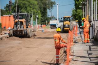 Avance de obras en calle Cochabamba entre camino Maldonado y Chayos 