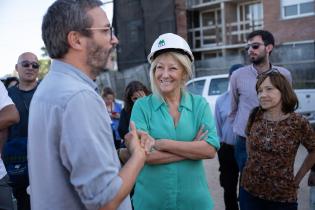 Intendenta de Montevideo Carolina Cosse recorre obras de realojo en barrio El Progreso Intendenta de Montevideo Carolina Cosse recorre obras de realojo en barrio El Progreso