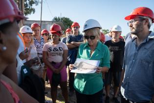 Intendenta de Montevideo Carolina Cosse recorre obras de realojo en barrio El Progreso Intendenta de Montevideo Carolina Cosse recorre obras de realojo en barrio El Progreso