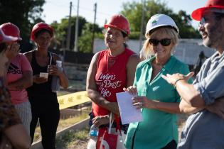 Intendenta de Montevideo Carolina Cosse recorre obras de realojo en barrio El Progreso Intendenta de Montevideo Carolina Cosse recorre obras de realojo en barrio El Progreso