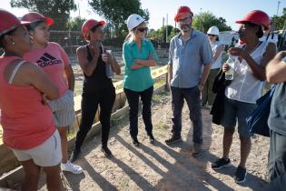 Intendenta de Montevideo Carolina Cosse recorre obras de realojo en barrio El Progreso Intendenta de Montevideo Carolina Cosse recorre obras de realojo en barrio El Progreso