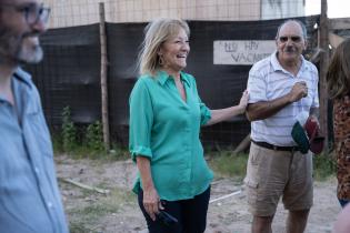 Intendenta de Montevideo Carolina Cosse recorre obras de realojo en barrio El Progreso Intendenta de Montevideo Carolina Cosse recorre obras de realojo en barrio El Progreso