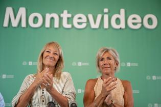 Intendenta de Montevideo Carolina Cosse, participa de la firma de documento de compra para el nuevo edificio de EMAD Intendenta de Montevideo Carolina Cosse, participa de la firma de documento de compra para el nuevo edificio de EMAD