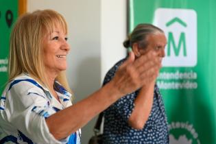 Carolina Cosse, participa de la firma de comodato con la Asociación Civil Casa del Departamento 20, para la creación del espacio «Montevideo al mundo» Carolina Cosse, participa de la firma de comodato con la Asociación Civil Casa del Departamento 20, para la creación del espacio «Montevideo al mundo»