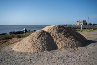 Colocación de duna en Playa del Cerro