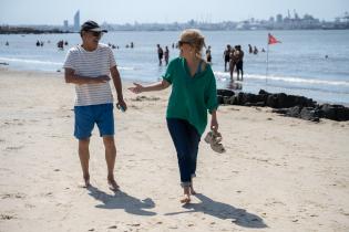 Intendenta de Montevideo Carolina Cosse participa de la colocación de duna en Playa del Cerro