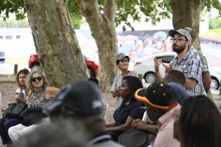 Visita de delegación de gobierno de Angola al Caserío de los Negros