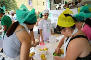 Taller de Cocina Uruguay en Apex Cerro por el programa Verano Ceibal