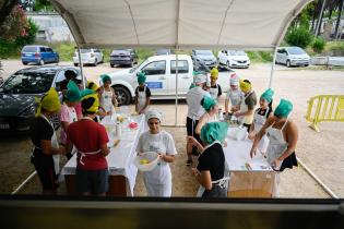 Taller de Cocina Uruguay en Apex Cerro por el programa Verano Ceibal