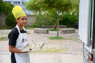 Taller de Cocina Uruguay en Apex Cerro por el programa Verano Ceibal