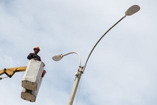 Inicio de obras de sustitución de luminarias en Rambla Francia