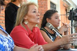 Intendenta de Montevideo Carolina Cosse en la inauguración de cursos de ingles en CEDEL Casavalle