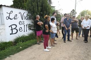 Recorrida de la Intendenta Carolina Cosse por obras del programa ABC+ Barrios en Villa Camila