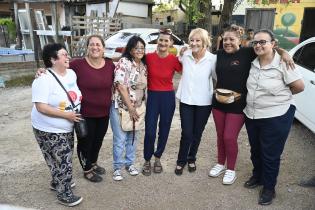 Recorrida de la Intendenta Carolina Cosse por obras del programa ABC+ Barrios en Villa Camila