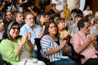 Intendenta Carolina Cosse firma convenio con Ministerio de ambiente para la construcción de Planta de Valorización de Orgánicos para producir alimento porcino ,  22 de febrero de 2024