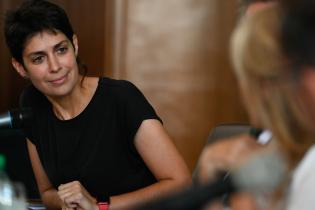 Verónica Piñeiro en la firma de convenio con Ministerio de ambiente para la construcción de Planta de Valorización de Orgánicos para producir alimento porcino Verónica Piñeiro en la firma de convenio con Ministerio de ambiente para la construcción de Planta de Valorización de Orgánicos para producir alimento porcino