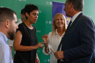 Intendenta Carolina Cosse firma convenio con Ministerio de ambiente para la construcción de Planta de Valorización de Orgánicos para producir alimento porcino Intendenta Carolina Cosse firma convenio con Ministerio de ambiente para la construcción de Planta de Valorización de Orgánicos para producir alimento porcino , 22 de febrero de 2024