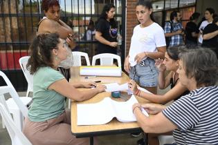 Preparativos para la marcha 8M en el Cedel Casavalle