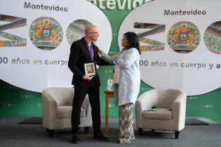 Declaración de Ciudadano Ilustre de Montevideo a Esteban Isnardi Declaración de Ciudadano Ilustre de Montevideo a Esteban Isnardi