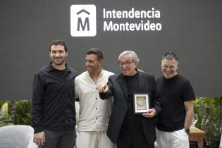 Declaración de Ciudadano Ilustre de Montevideo a Cacho de la Cruz Declaración de Ciudadano Ilustre de Montevideo a Cacho de la Cruz