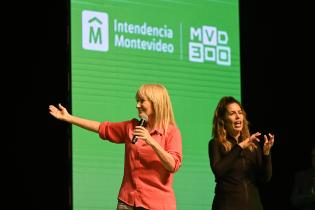 Intendenta de Montevideo Carolina Cosse en la presentación del proyecto Late la Rambla en el teatro de Verano