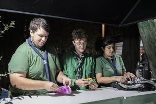 Lanzamiento de campaña tu ayuda es útil en el teatro de Verano