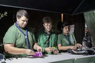 Lanzamiento de campaña tu ayuda es útil en el teatro de Verano