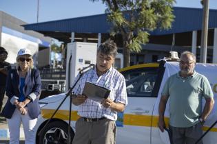 Intendenta de Montevideo Carolina Cosse, participa de la presentación de 10 taxis eléctricos en la terminal del Cerro 