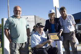 Intendenta de Montevideo Carolina Cosse, participa de la presentación de 10 taxis eléctricos en la terminal del Cerro 