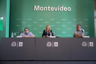 Intendenta de Montevideo Carolina Cosse en la presentación de nueva tecnología para máquinas expendedoras de boletos Intendenta de Montevideo Carolina Cosse en la presentación de nueva tecnología para máquinas expendedoras de boletos