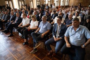 Intendenta de Montevideo Carolina Cosse en la presentación de nueva tecnología para máquinas expendedoras de boletos Intendenta de Montevideo Carolina Cosse en la presentación de nueva tecnología para máquinas expendedoras de boletos