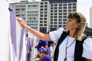 Intervención en cartel Montevideo en el marco de Marzo Mes de las Mujeres