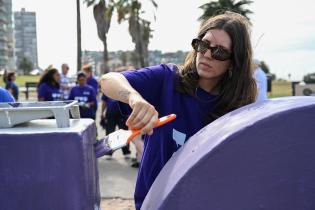 Intervención en cartel Montevideo en el marco de Marzo Mes de las Mujeres