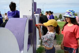 Intervención en cartel Montevideo en el marco de Marzo Mes de las Mujeres