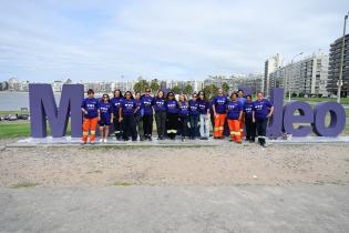 Intervención en cartel Montevideo en el marco de Marzo Mes de las Mujeres