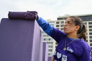 Intervención en cartel Montevideo en el marco de Marzo Mes de las Mujeres