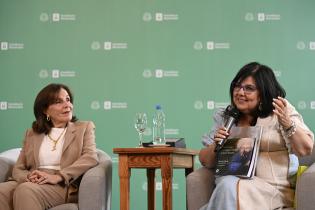 Directora de Cultura María Inés Obaldía participa de la declaración de Visitante Ilustre de Montevideo a María Lucía García Pallares-Burke