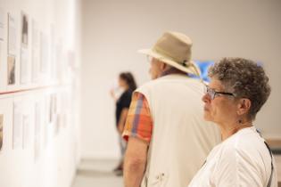 Exposición «Escribir poesía, ¿vivir dónde?» sobre Alcira Soust Scaffo Exposición «Escribir poesía, ¿vivir dónde?» sobre Alcira Soust Scaffo