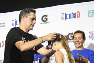 Federico Graña, en la entrega de premios de la final del torneo Jr. NBA en Antel Arena Federico Graña, en la entrega de premios de la final del torneo Jr. NBA en Antel Arena